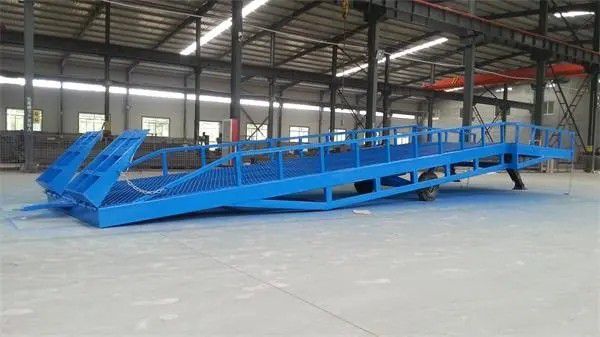 移動(dòng)式登車橋